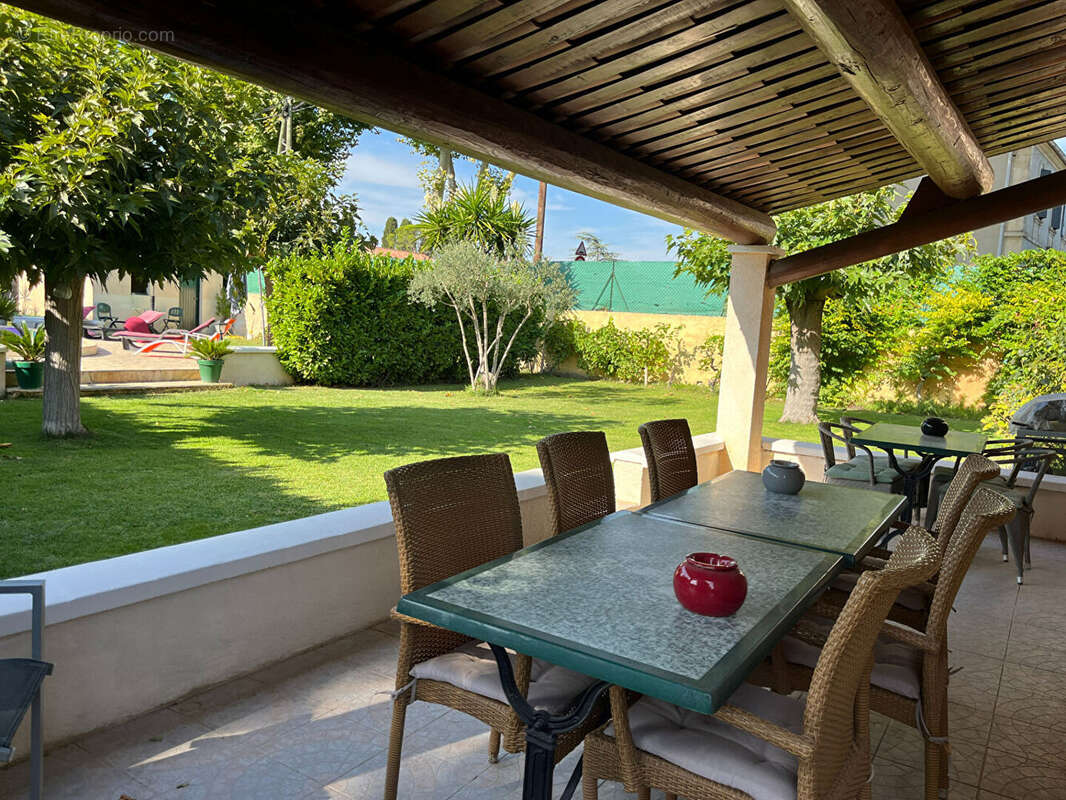 Maison 168m² à saint-étienne-du-grès - photo 2