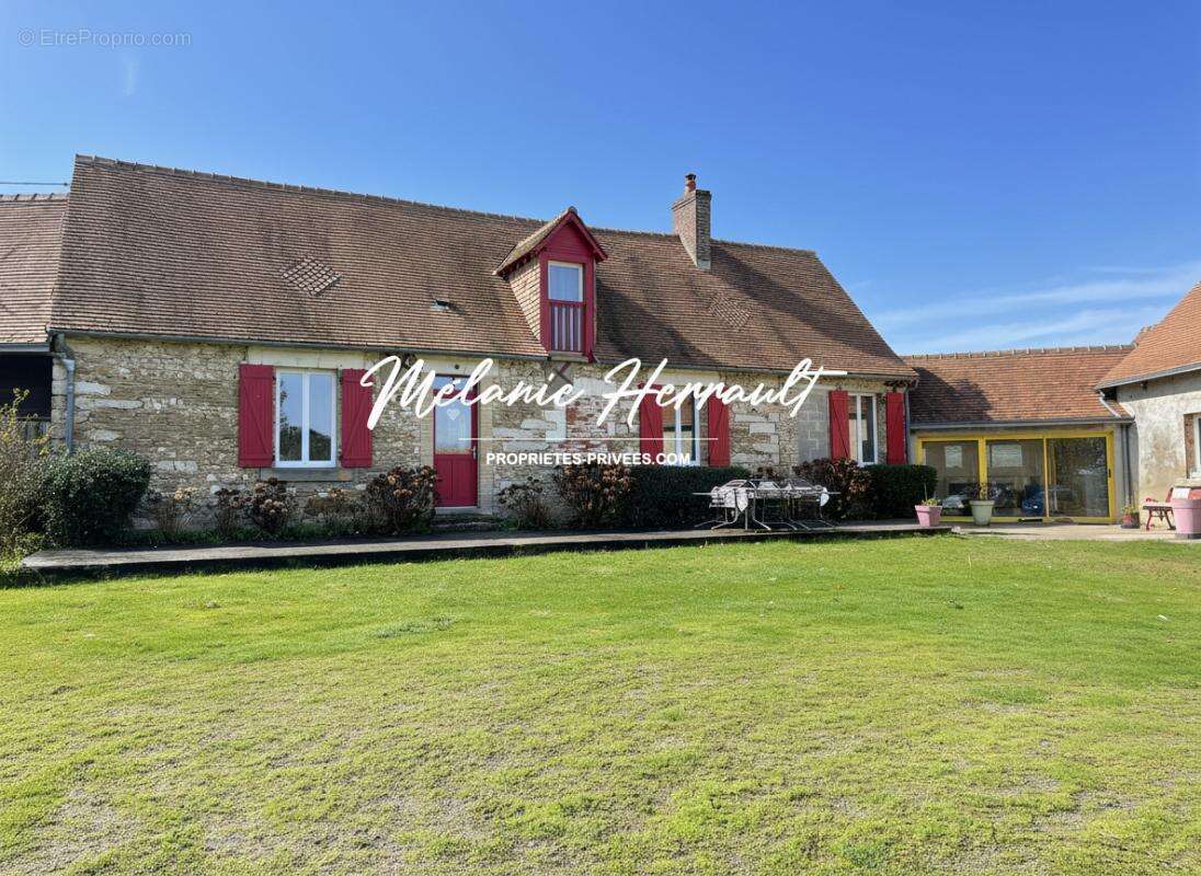 Maison à PARIGNE-L'EVEQUE