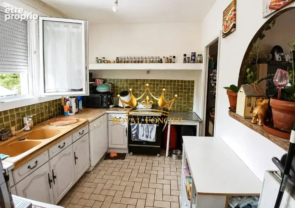 Cuisine aménagée au 1er étage