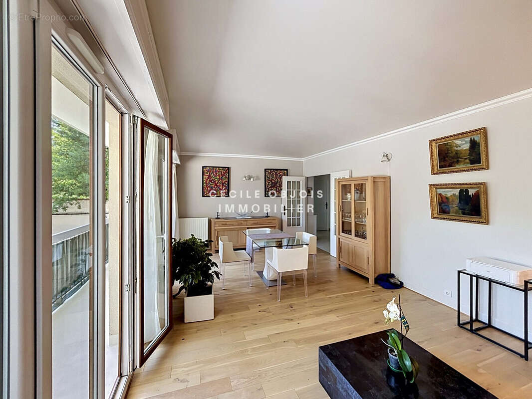 Appartement 74 m² à Joinville-Le-Pont  - photo 4
