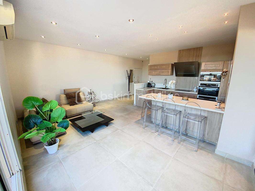 Appartement à LATTES