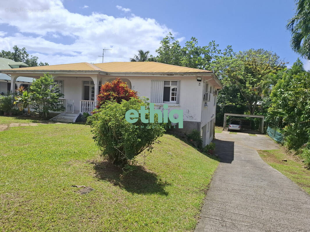 Appartement à BAIE-MAHAULT