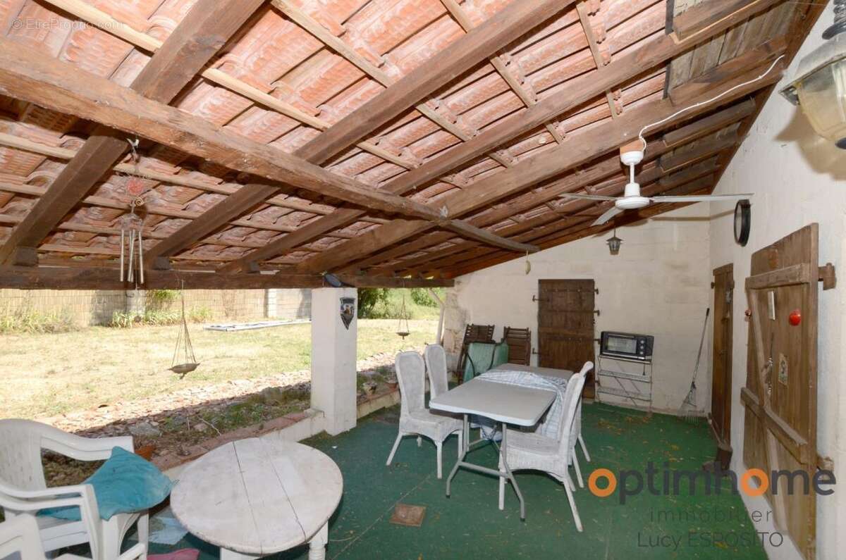  Charmante maison en pierre de 1780 pleine de caractère – Saint-Laurent-de-Céris (16)  - photo 24