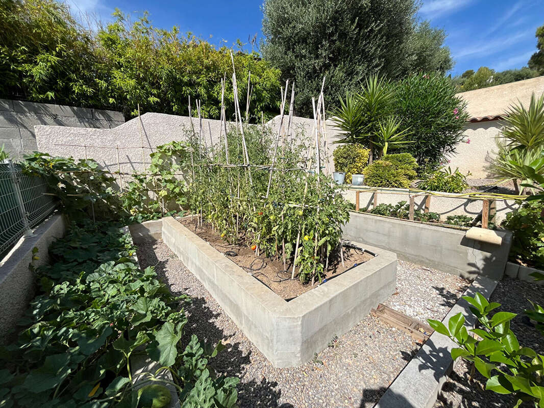 Belle villa T5 avec piscine et jardin - photo 11