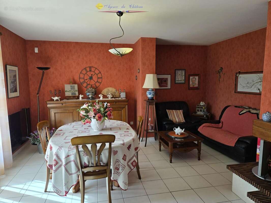 n°8 - Maison à LA CLAYETTE