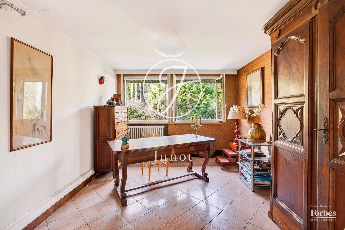 Maison à VILLE-D'AVRAY