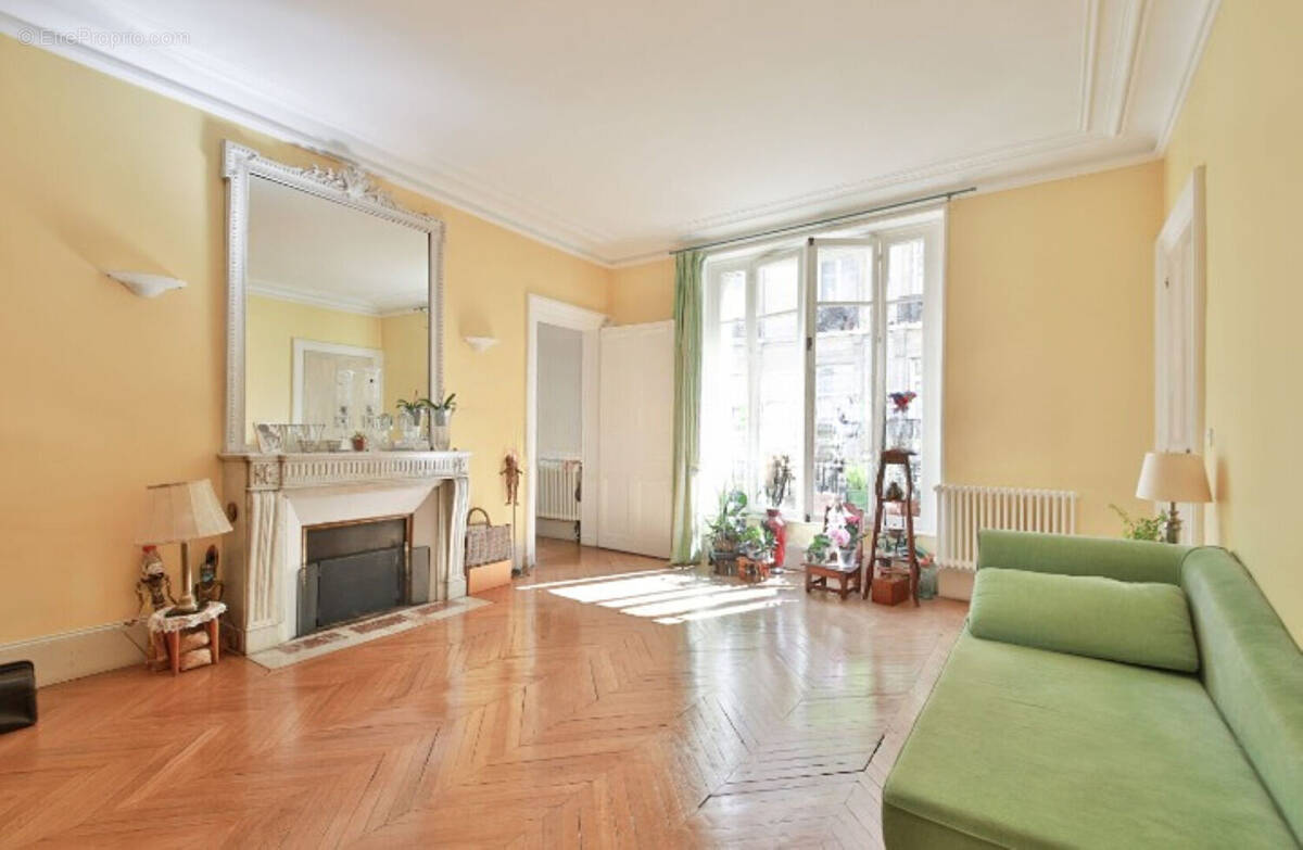 Appartement à PARIS-6E