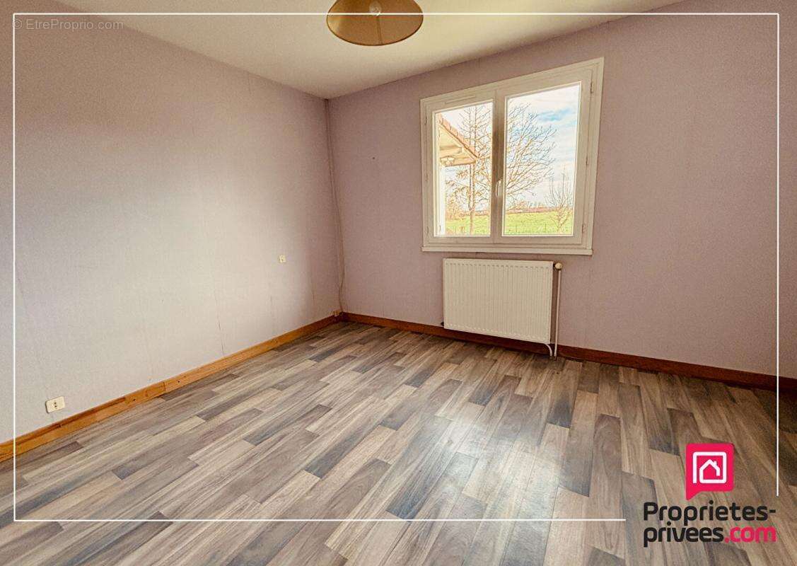 Maison à PIERRE-DE-BRESSE