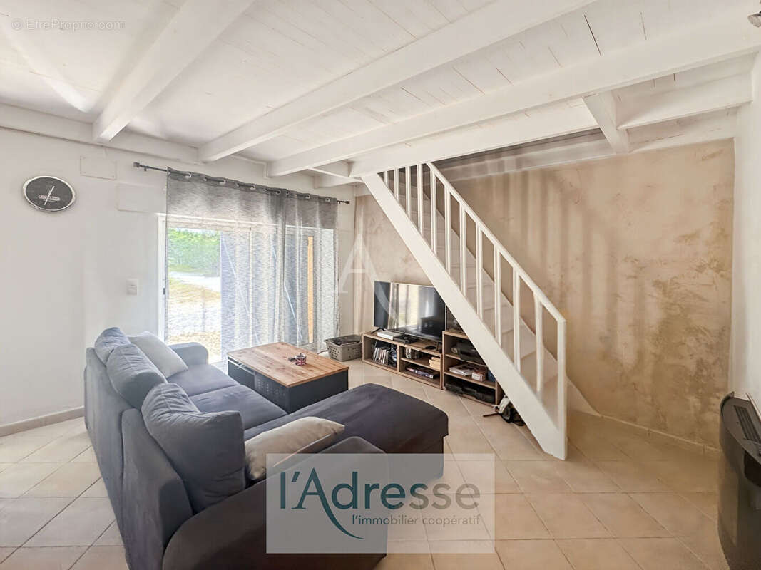 Maison à PUY-L&#039;EVEQUE