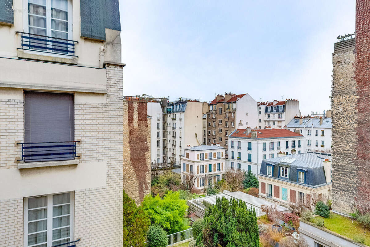 Appartement à PARIS-14E