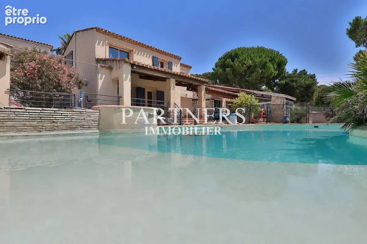 Maison 7 pièces 220 m² à vendre à Marseille-15e (13015) - photo 1