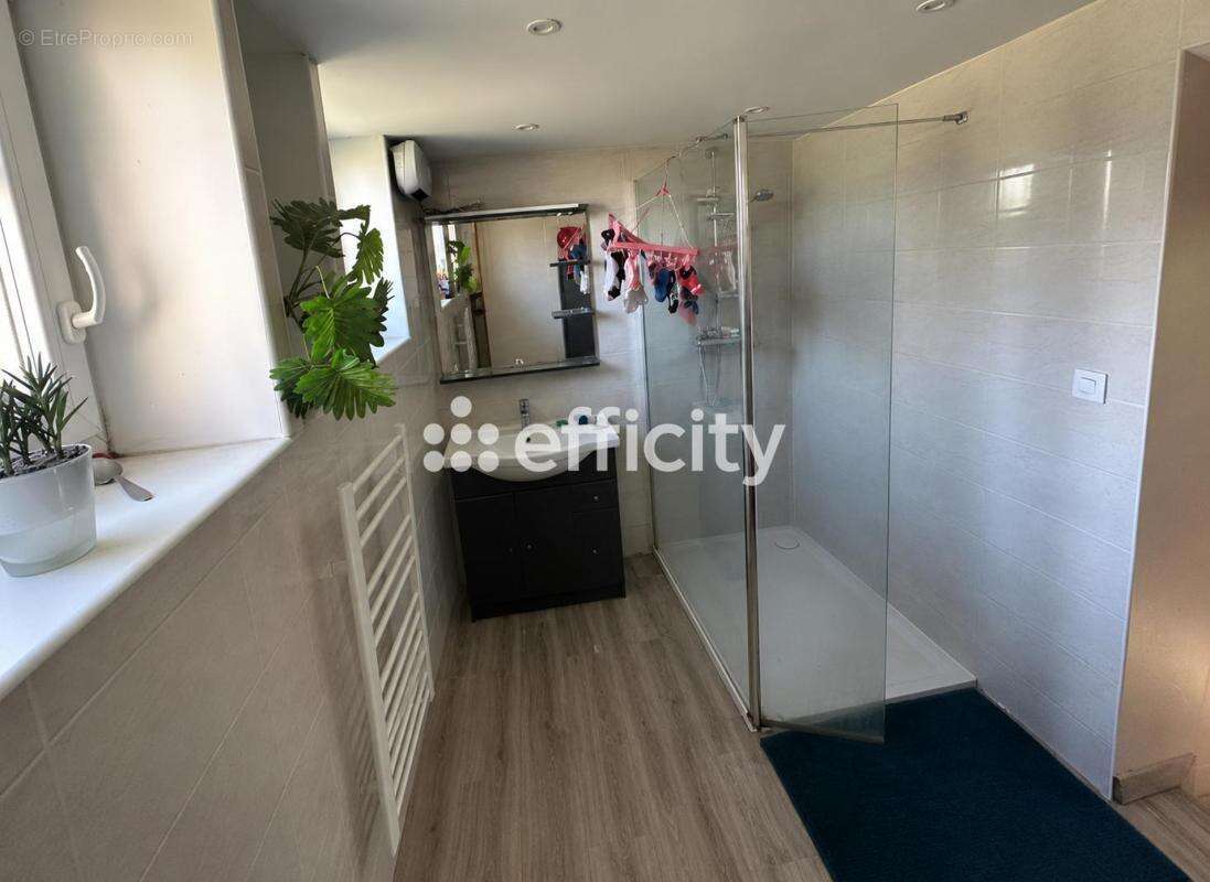 Maison 107 m² à Saulnieres  - photo 10