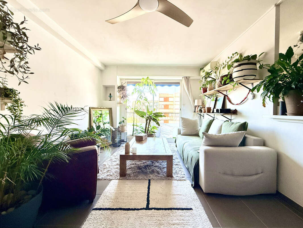 Appartement à MARSEILLE-4E