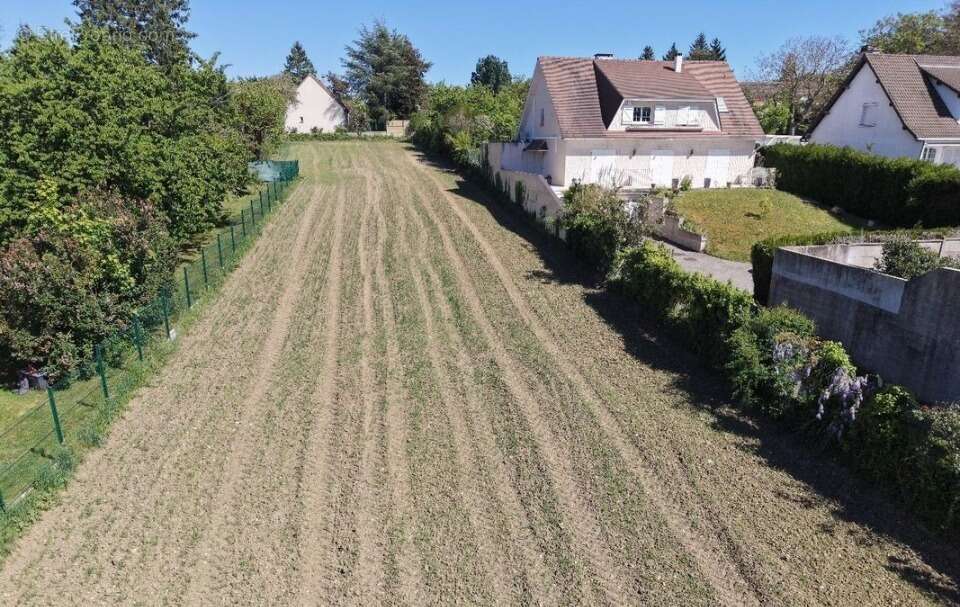 Terrain 750 m² à Frepillon  - photo 2