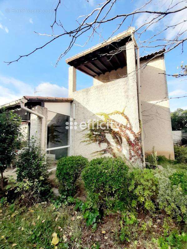 Maison à LES ANGLES