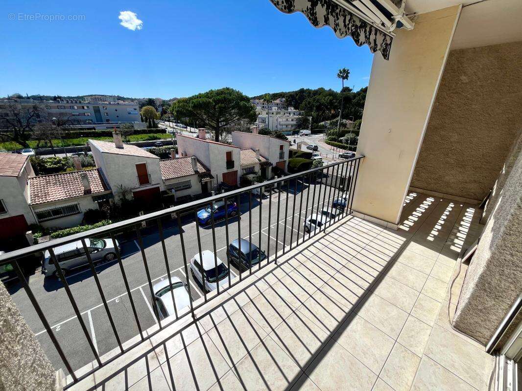 Appartement à LE CANNET