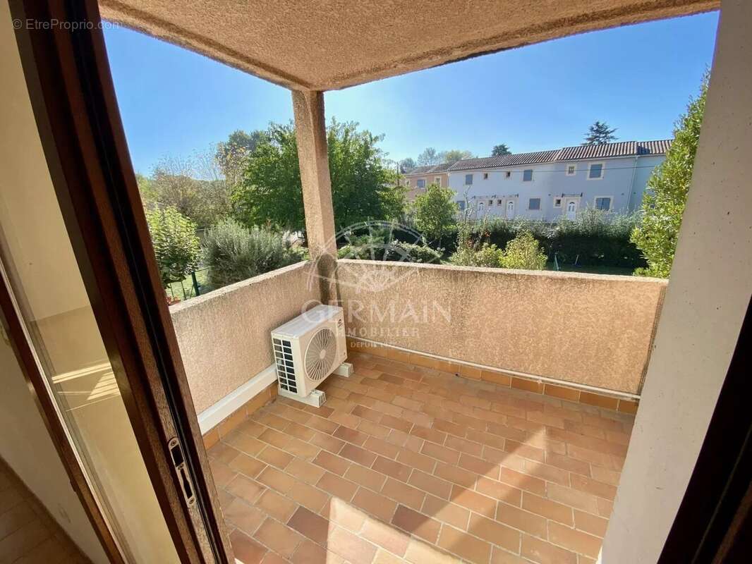 L'Isle sur la Sorgue, à vendte appartement de type 3 avec terrasse proche du centre vendu loué - photo 5