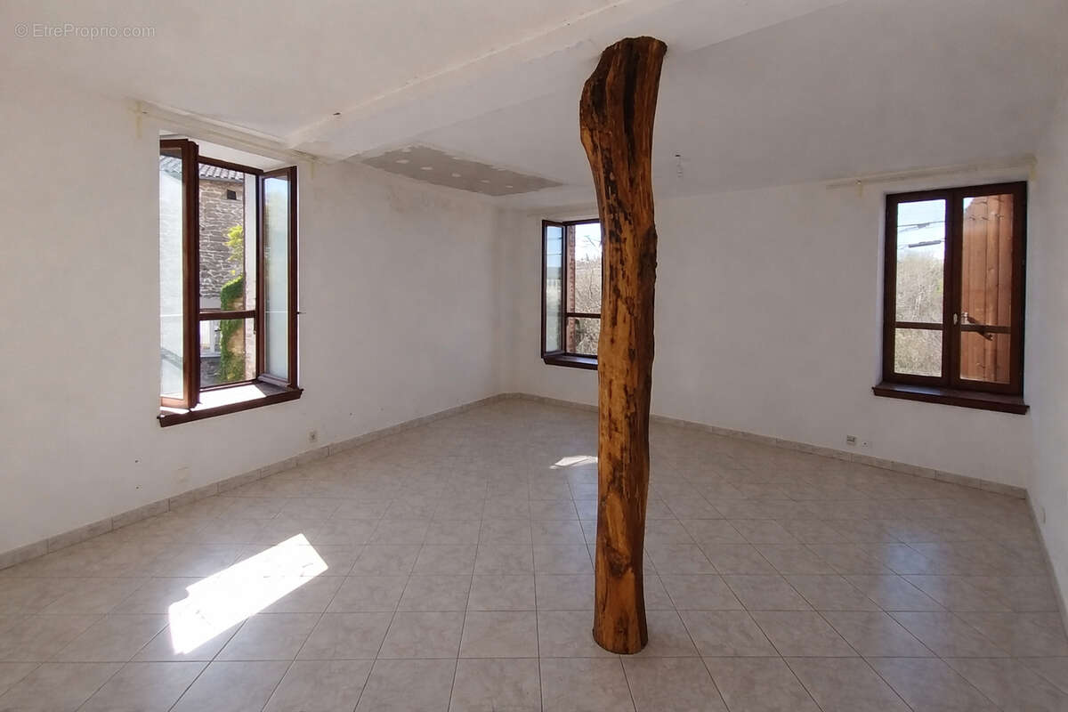 Maison à PONT-EVEQUE