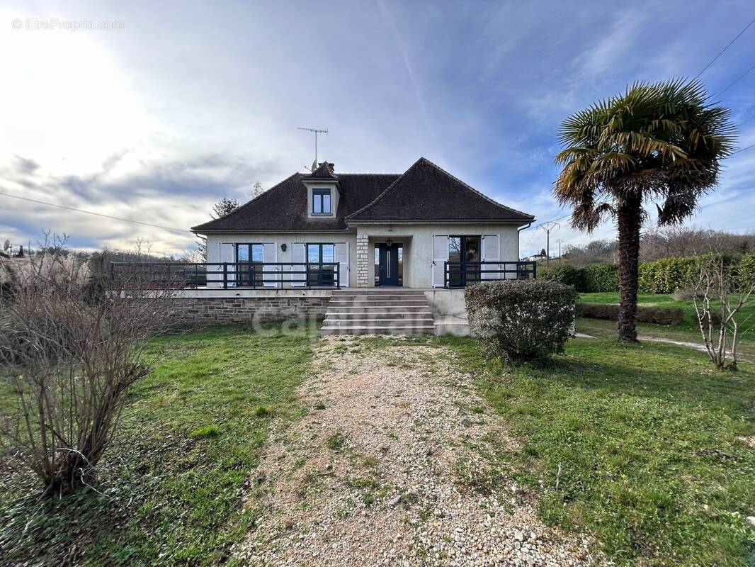 Maison à CORGNAC-SUR-L'ISLE