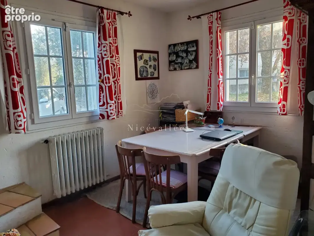 Villa 8 pièces sur 2330 m2 de terrain - photo 14