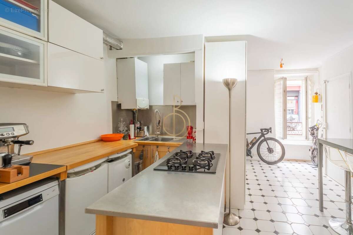 Appartement à PARIS-17E