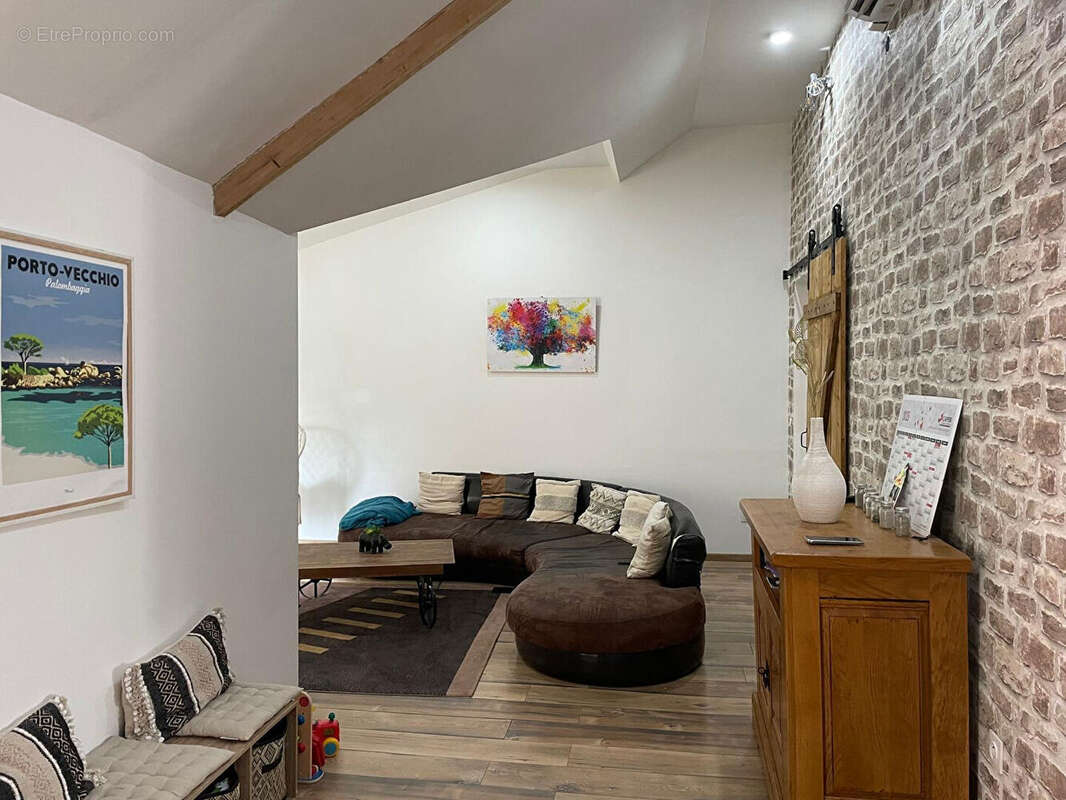 maison entièrement rénovée, DPE C rare sur le secteur - photo 10