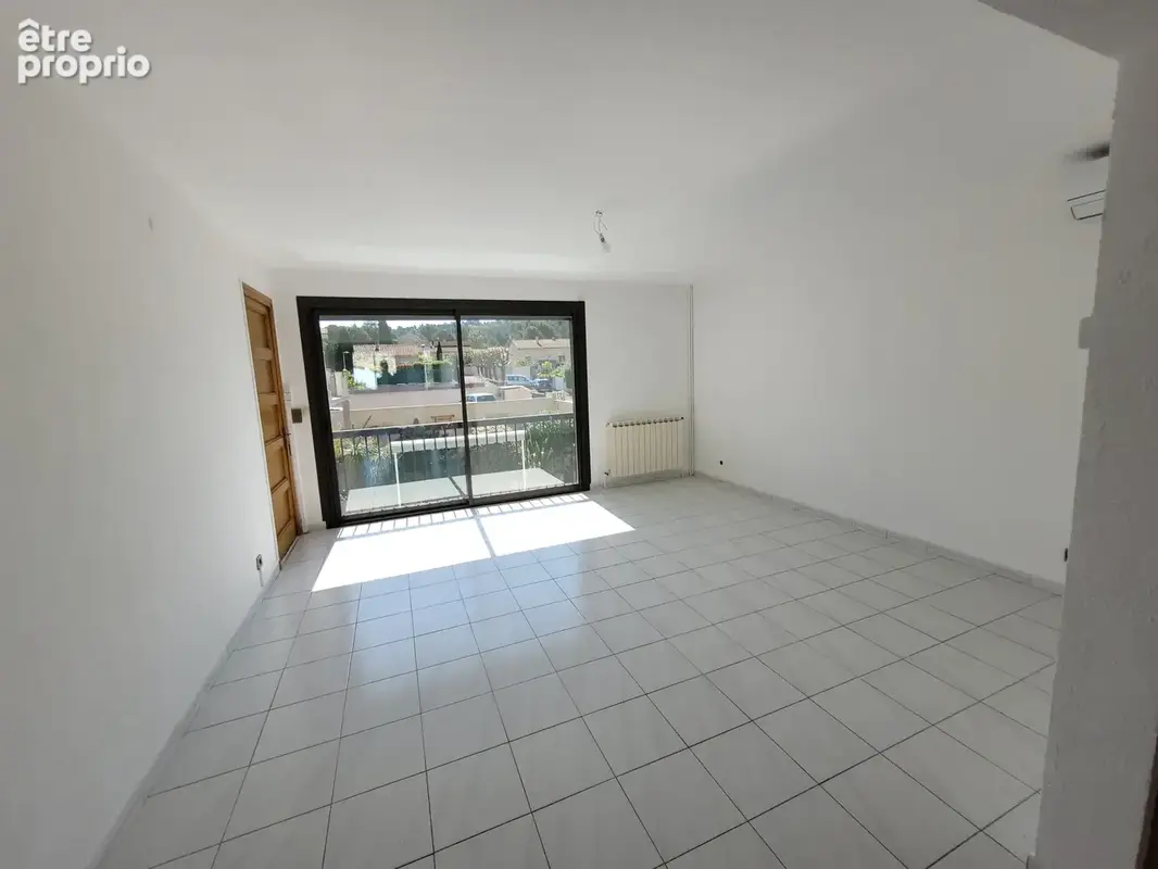 Fleury d'Aude Villa de type VI sur 3 niveaux, SH 145 m2 plus un garage de 15 m2 sur un terrain de 500 m2. - photo 10