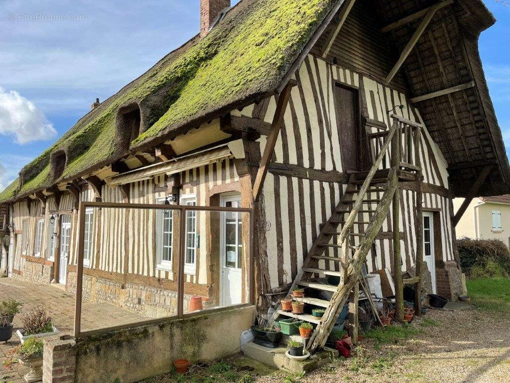 Chaumière 2 chambres avec dépendances - 3000 m² - Proche Goderville - photo 2