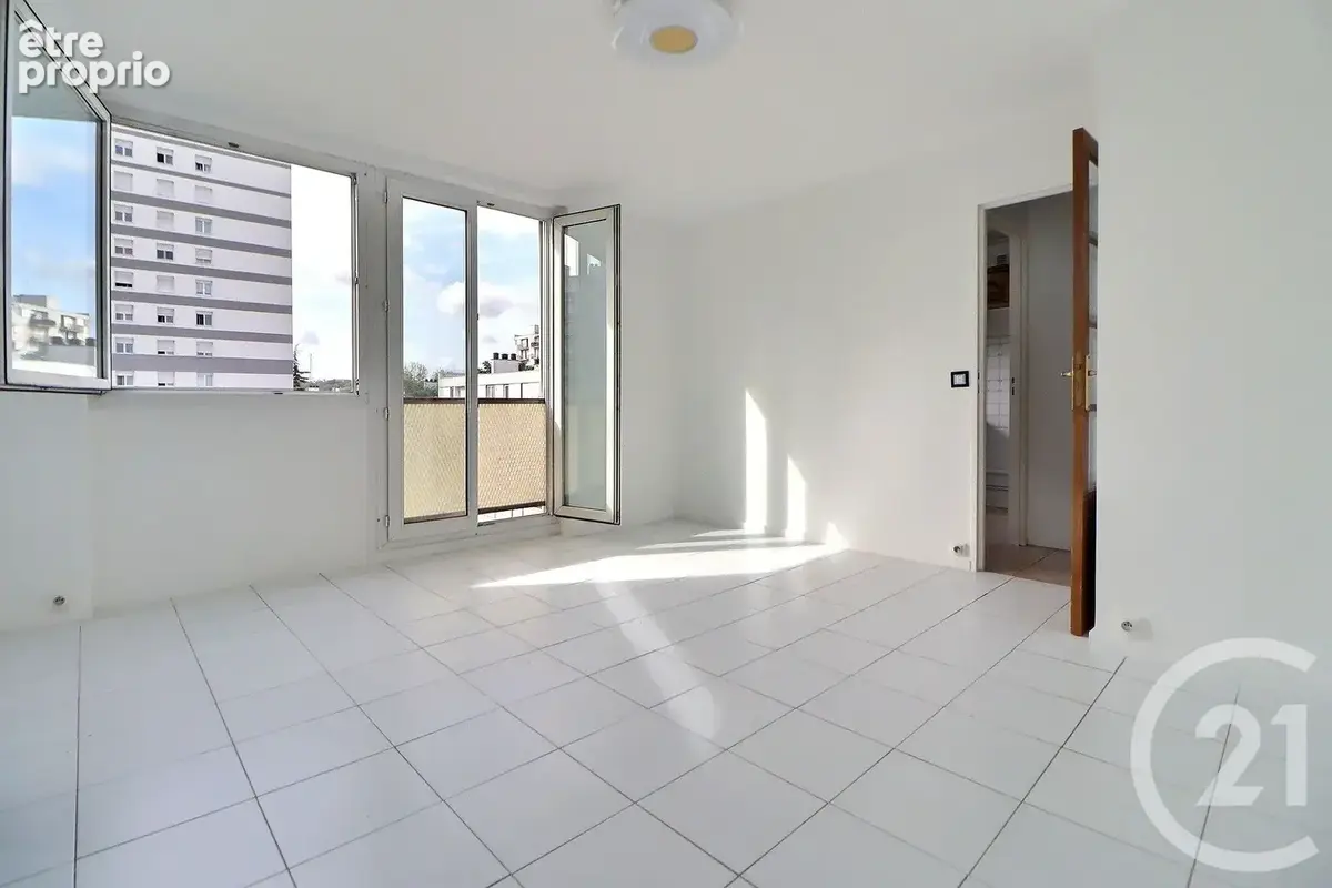 Photo Appartement à Rosny-Sous-Bois au prix de 145 000€