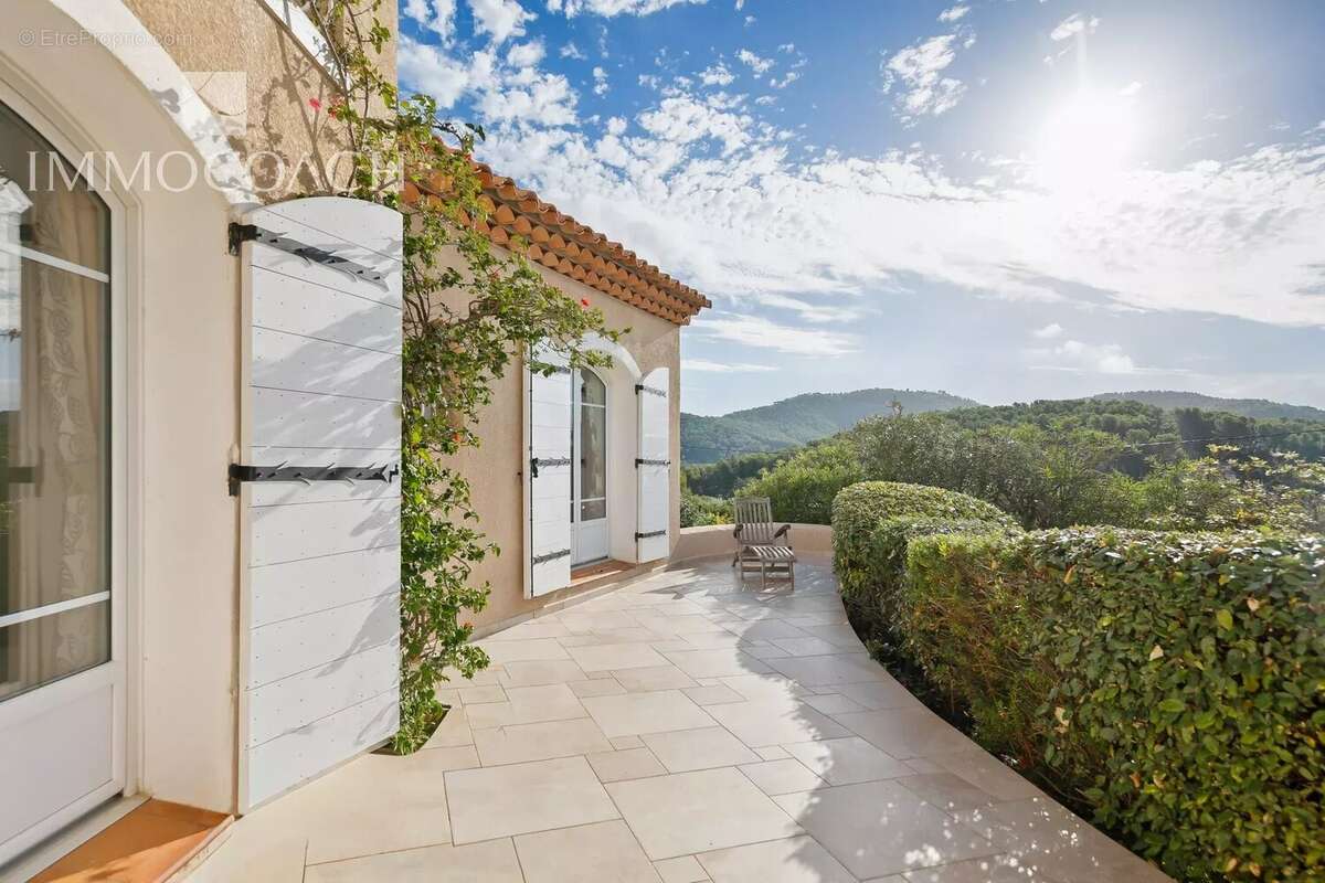 Maison à CARQUEIRANNE