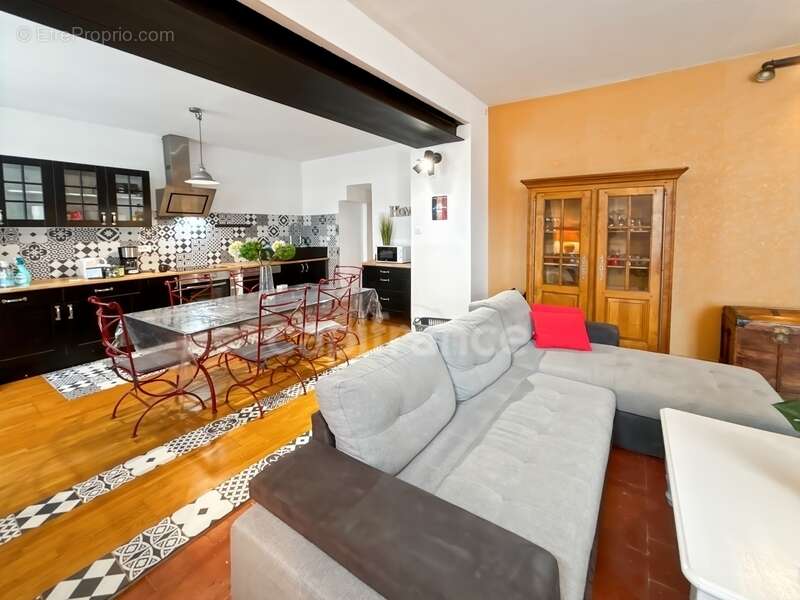 Maison à MONCE-EN-BELIN