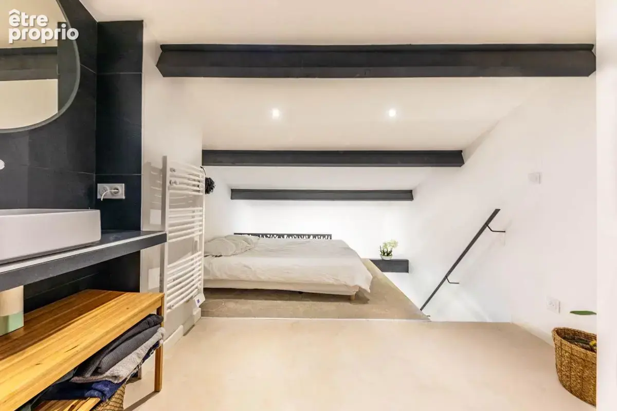 Appartement duplex rénové avec parking privatif à vendre à bandol - proche centre-ville - photo 6