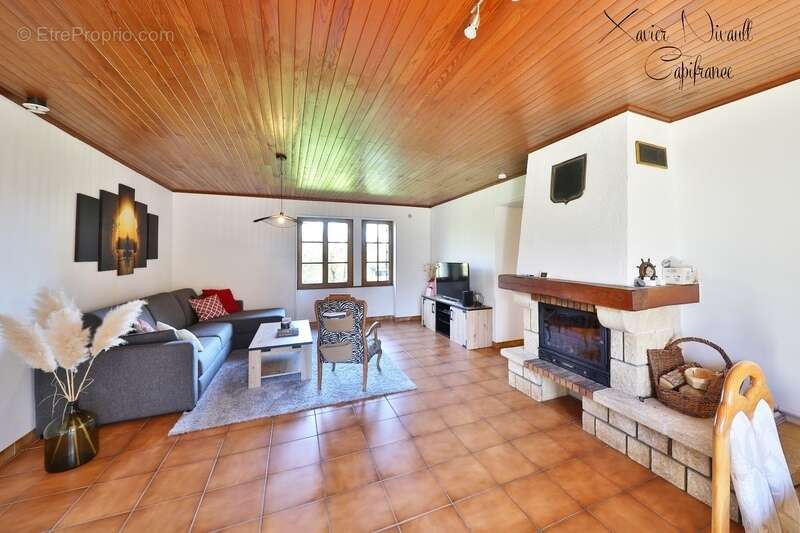 Maison à VARENNES-SAINT-SAUVEUR