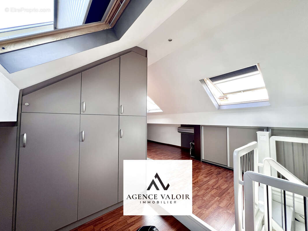 Appartement à AY-SUR-MOSELLE