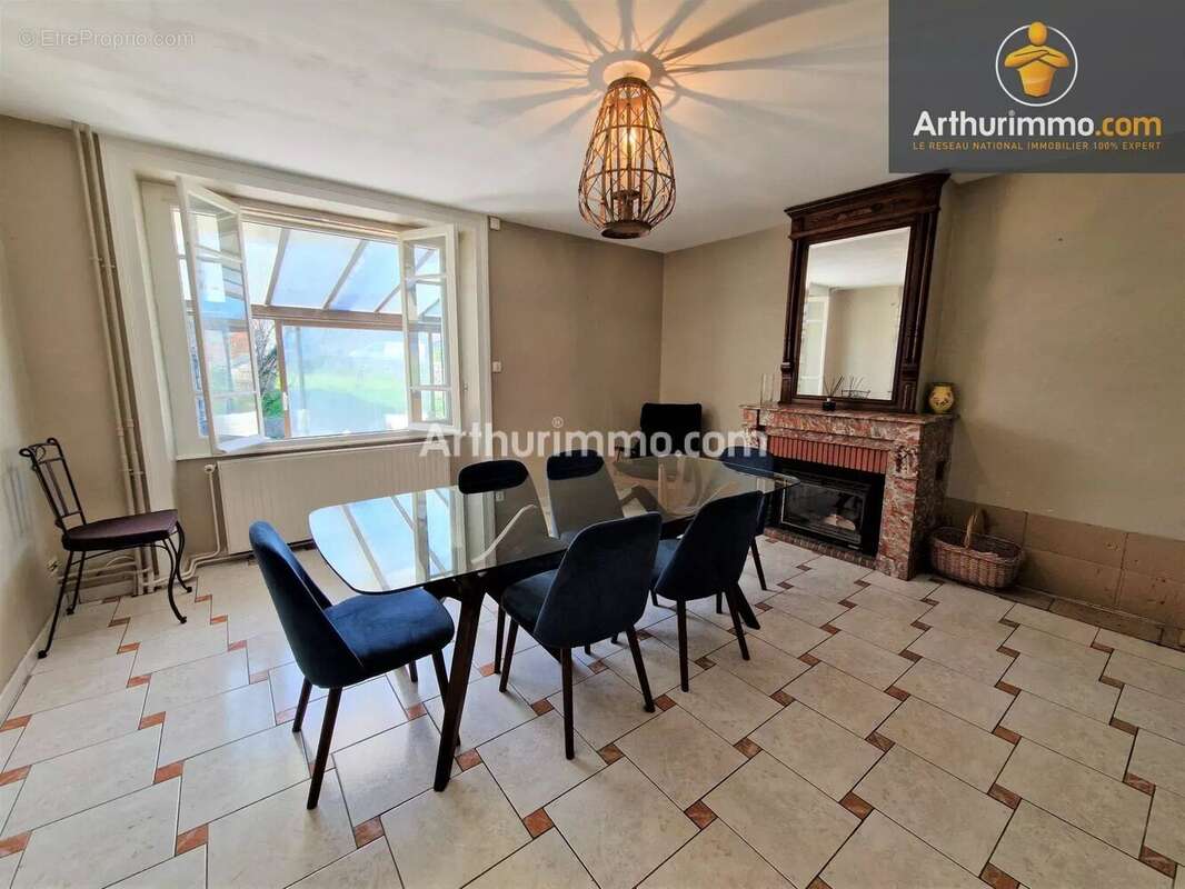 Maison à LONS-LE-SAUNIER