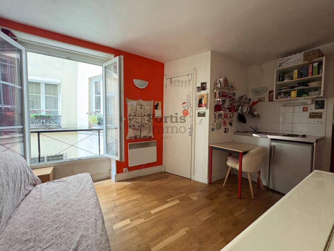 Appartement à PARIS-18E