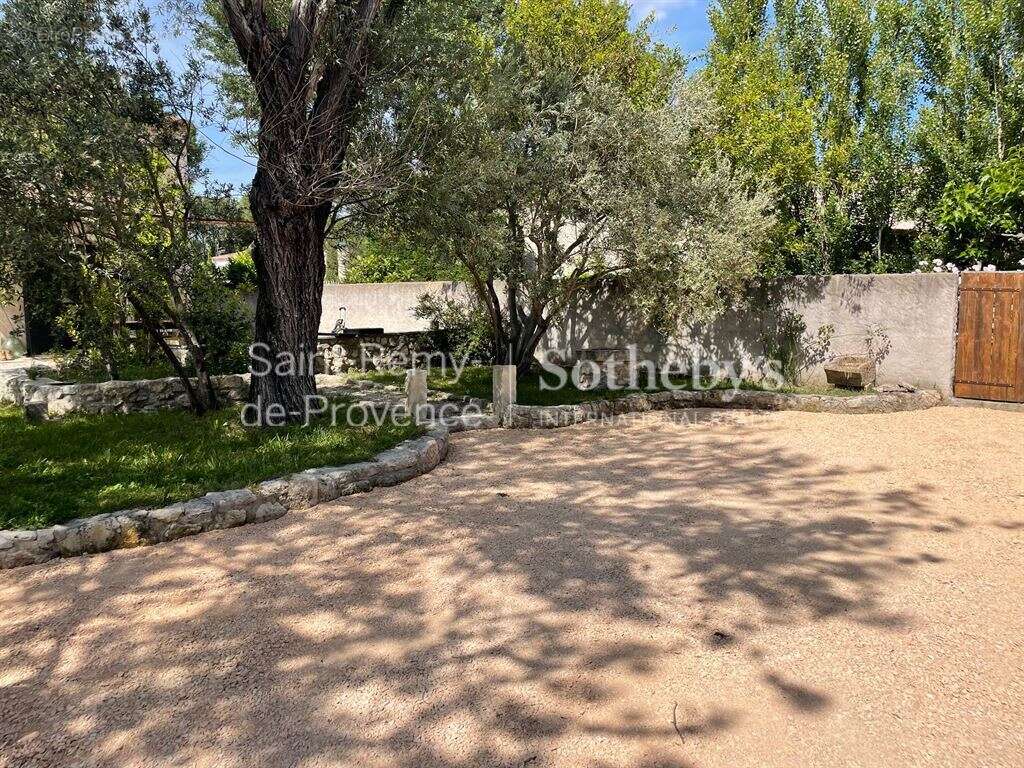 Charmante maison avec jardin au cœur du Paradou, dans les Alpilles - photo 16