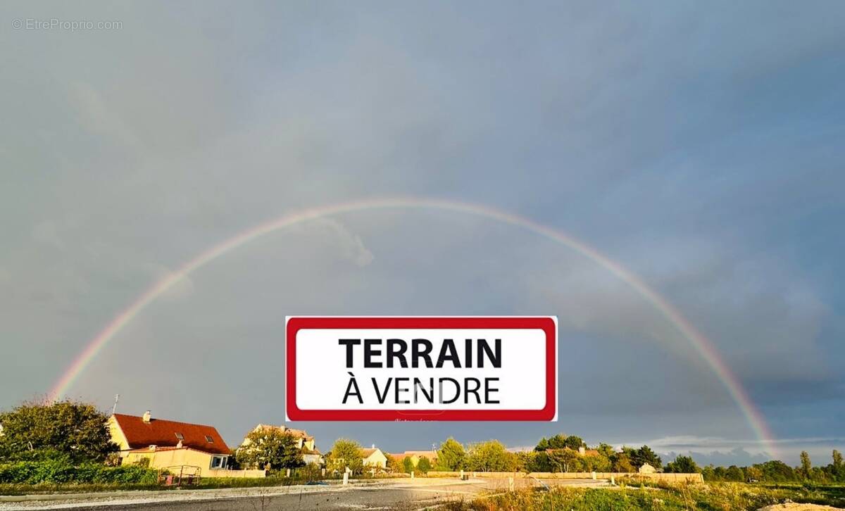 Terrain à ARC-SUR-TILLE