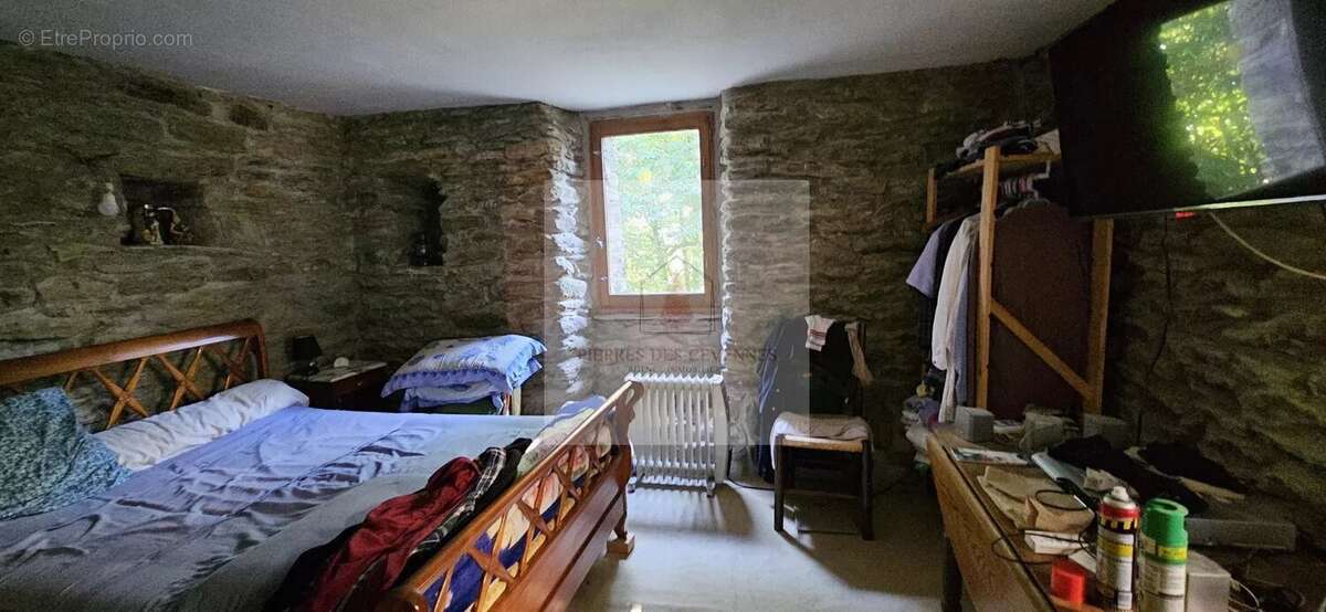 Maison à LE COLLET-DE-DEZE