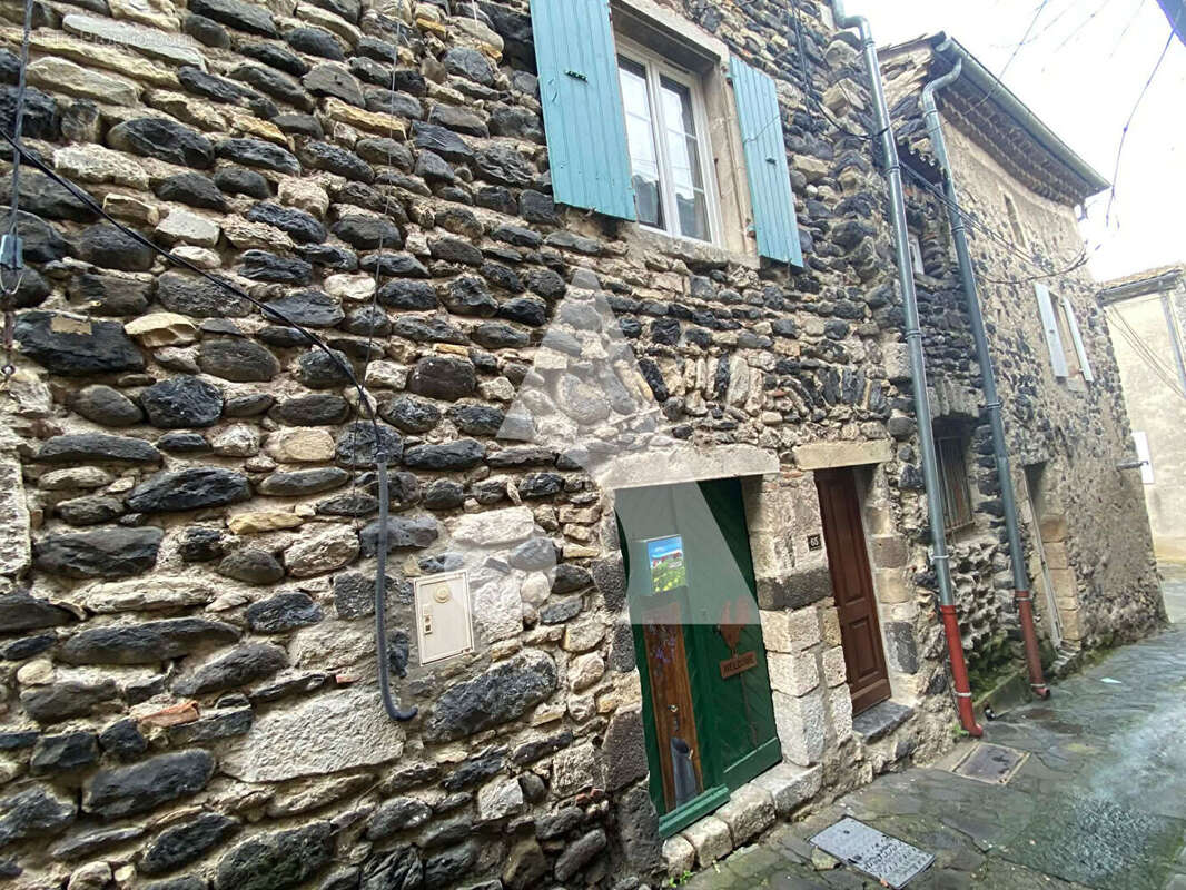 Maison à ALBA-LA-ROMAINE