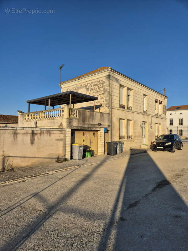 Commerce à ROCHEFORT