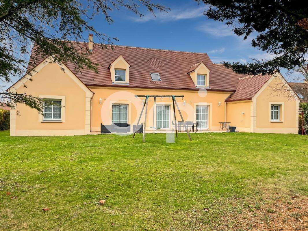 Maison à SAINTE-GEMME-MORONVAL