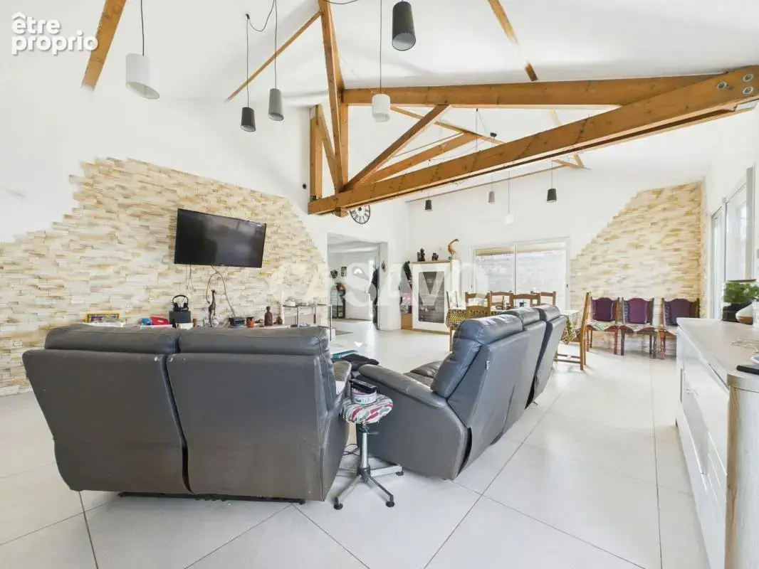 Vente Maison 6 pièces de 175m² - 38230 Tignieu-Jameyzieu - photo 3