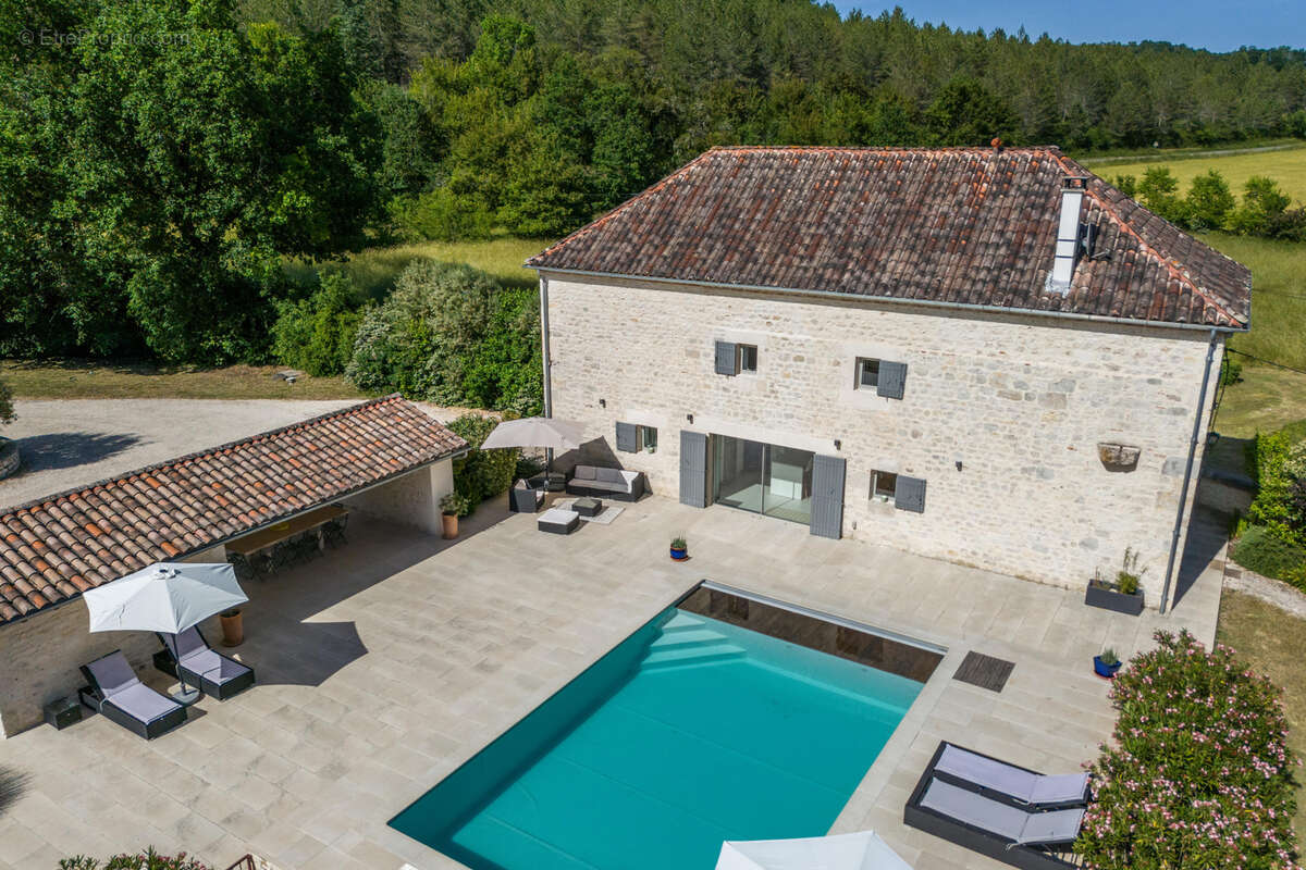 Maison à CASTELNAU-MONTRATIER