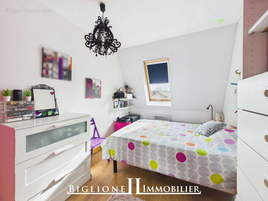 Appartement à VAUJOURS