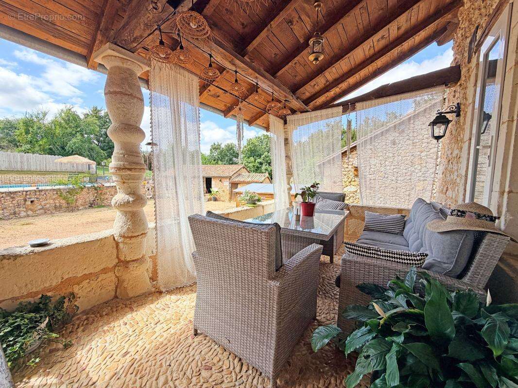 Maison avec gîte et piscine au calme - photo 4