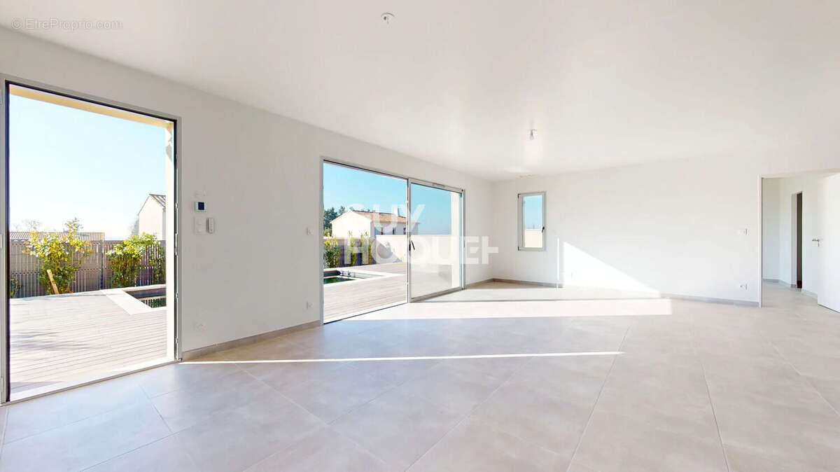 Maison à L'ISLE-SUR-LA-SORGUE