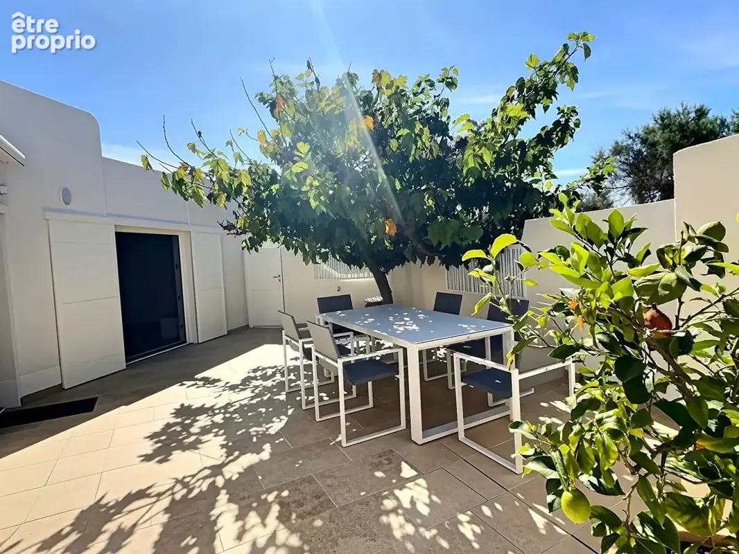La Grande-Motte, Le Couchant  Villa de plage en première ligne, 60 m² de terrasses, piscine et garage - photo 13