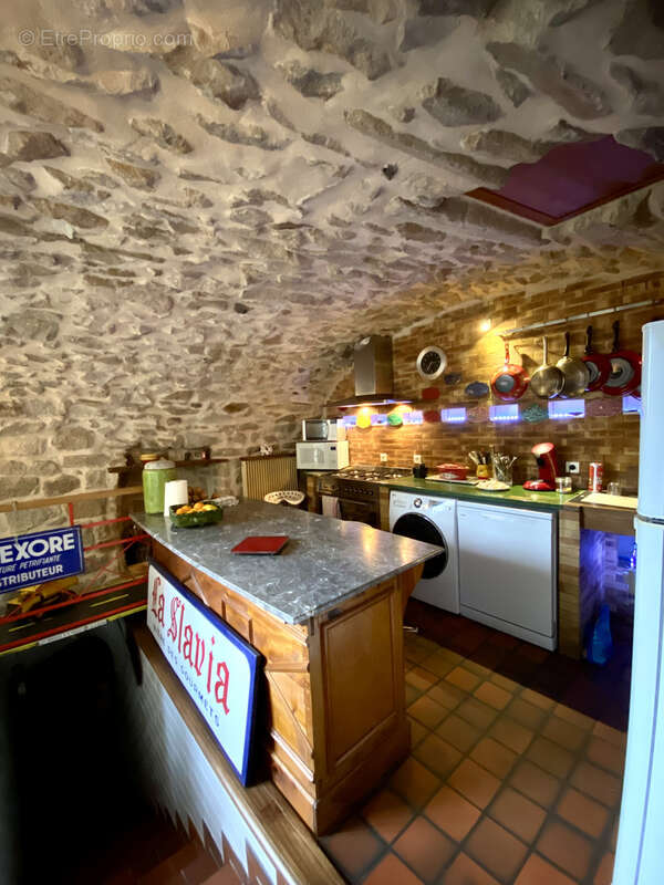 Maison à MONTPEYROUX