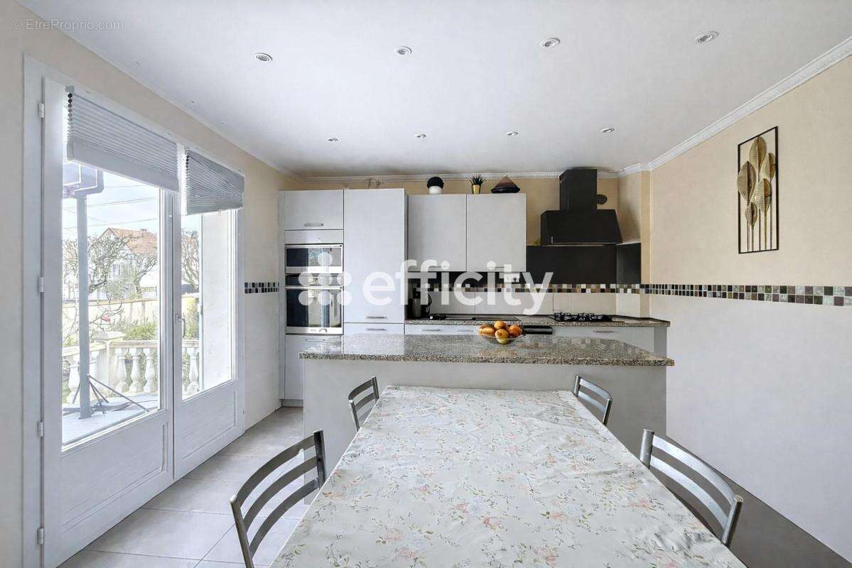 Maison à CLICHY-SOUS-BOIS